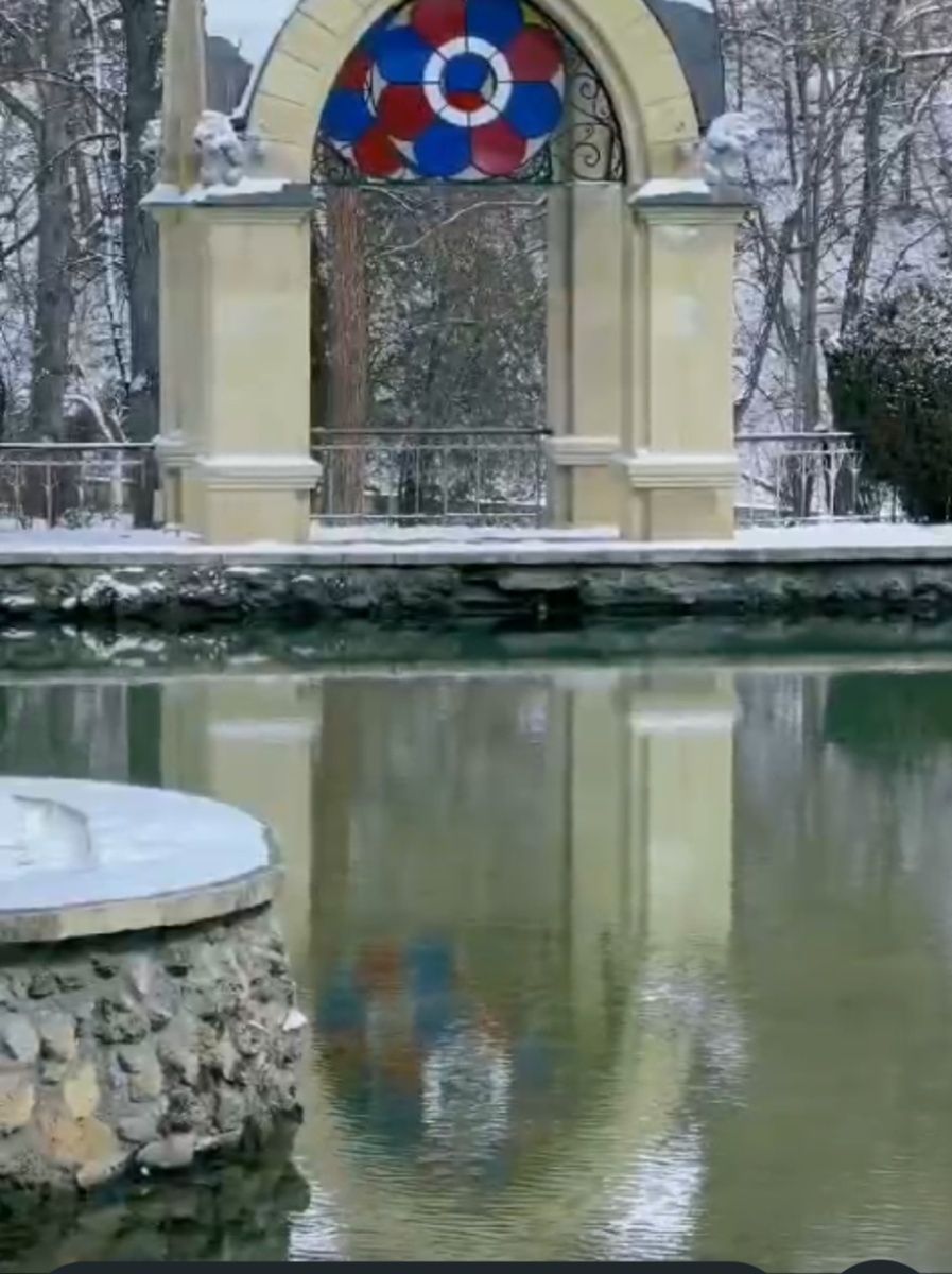 Зеркальный пруд