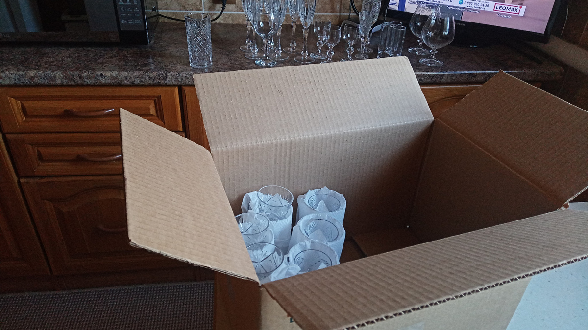 Упаковываю хрусталь