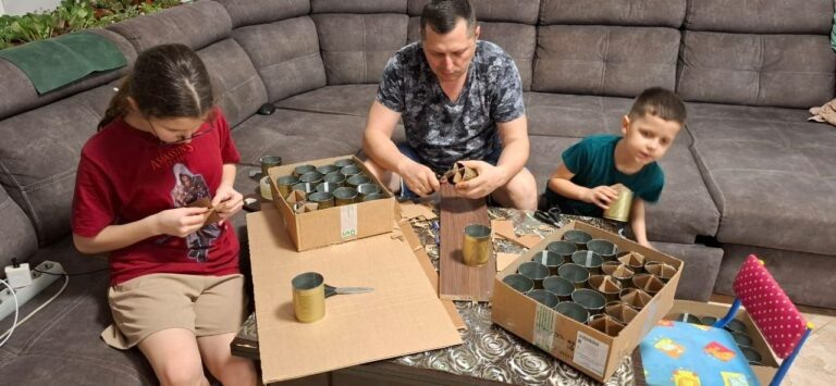    Семья Балакиных из Грачевского района изготовила 60 окопных свечей для бойцов СВО Кристина Просвиркина