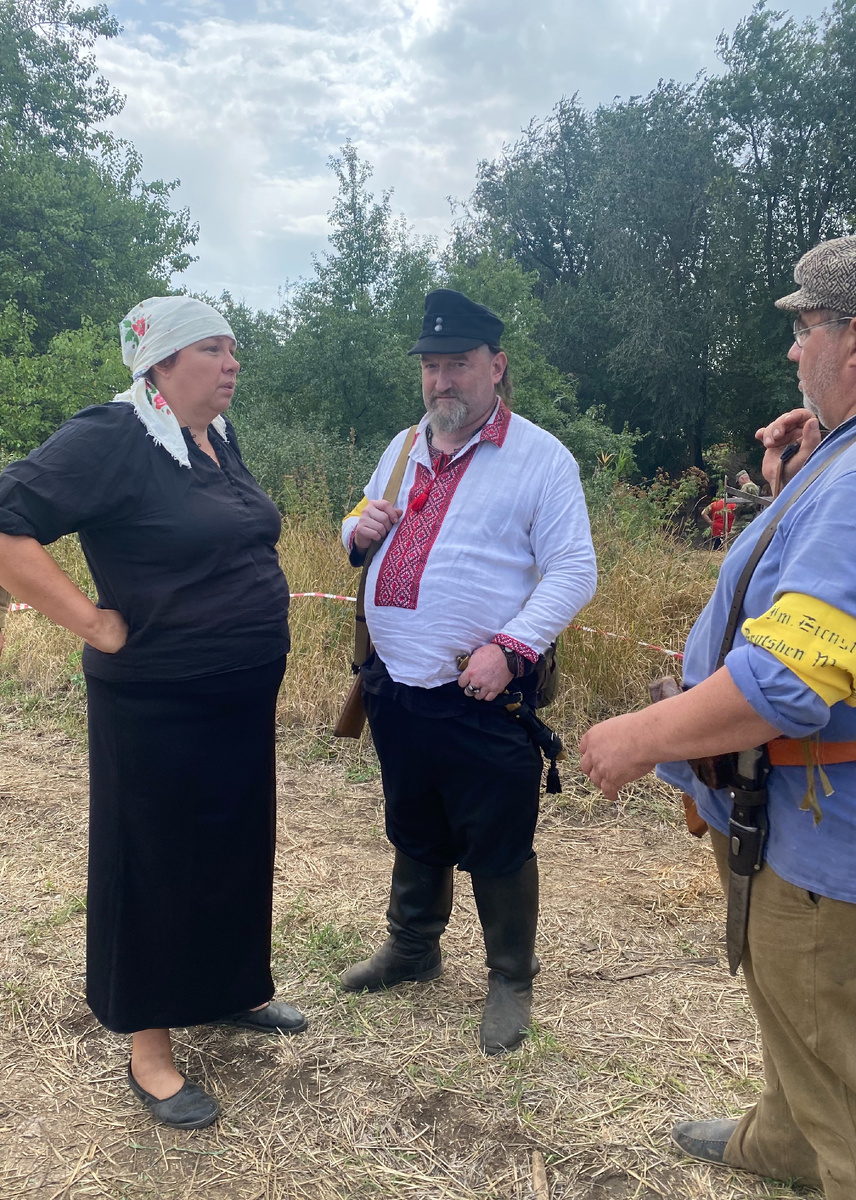 Служащие вспомогательной полиции Таганрога. 1941. Реконструкция