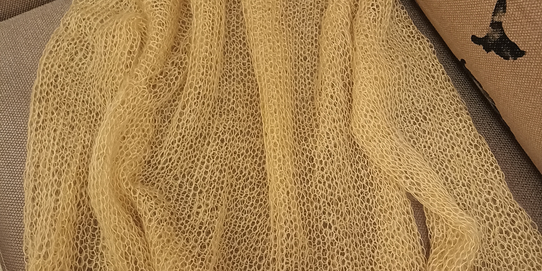 Джемпер Паутинка из мохера спицами.