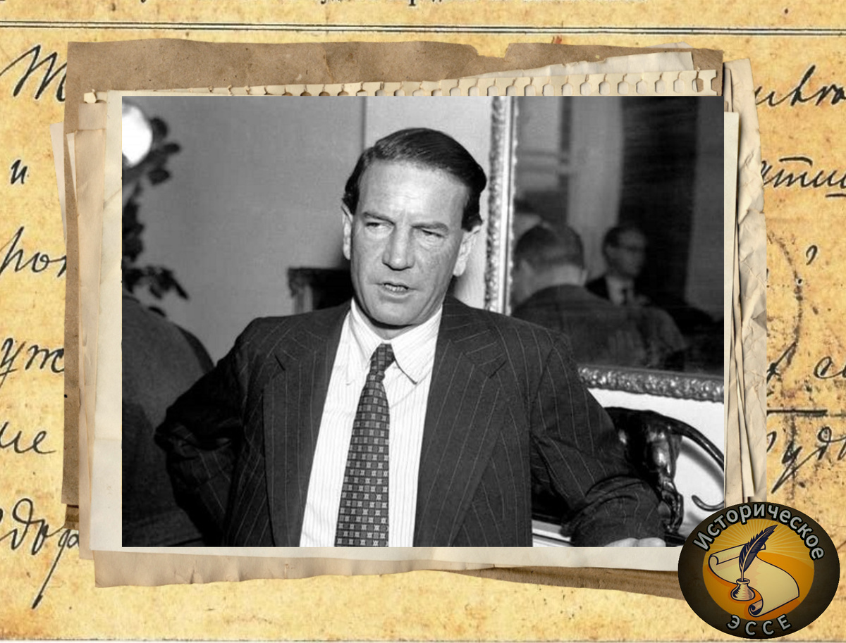 Ким Филби во время пресс-конференции у себя дома по случаю снятия с него обвинений в шпионской деятельности, 1955 год