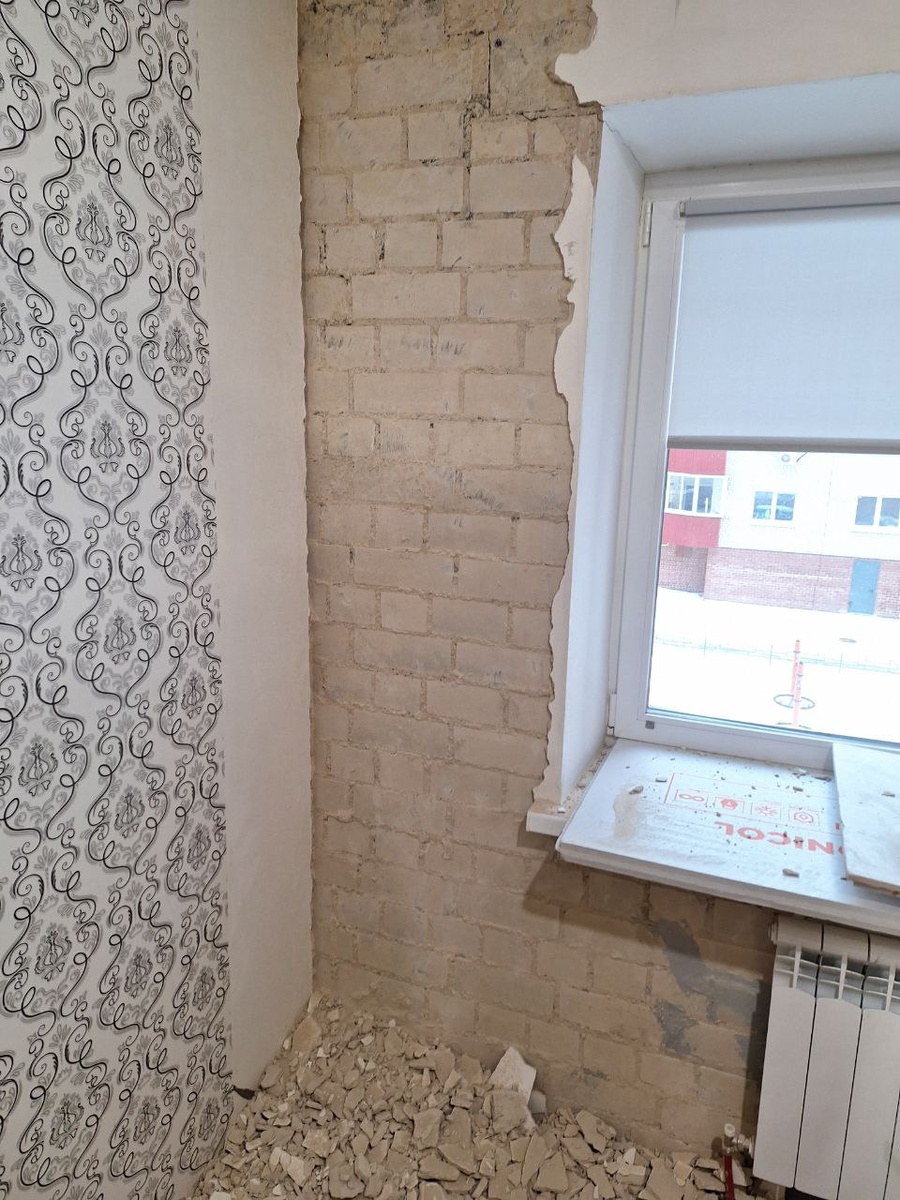 Демонтаж штукатурки и оценка состояния стены