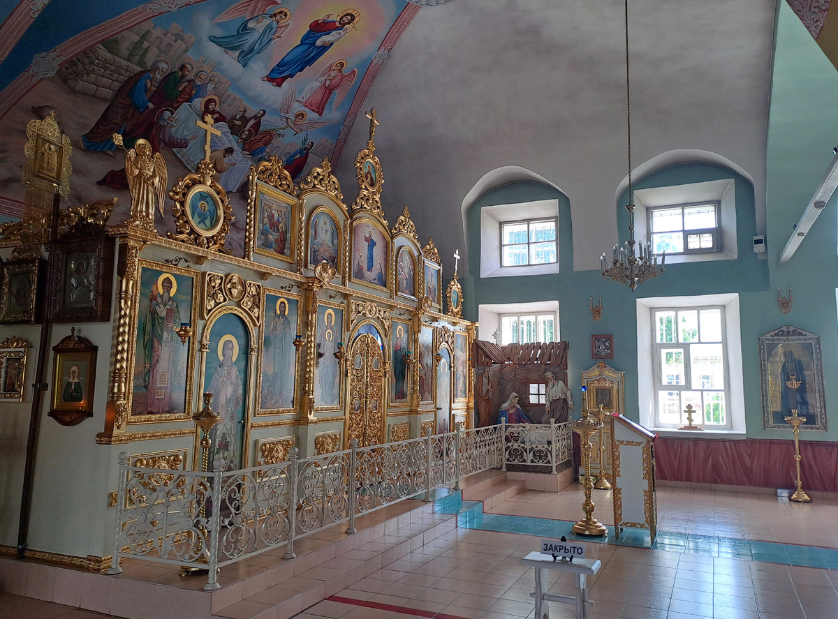 Интерьер придельного храма.