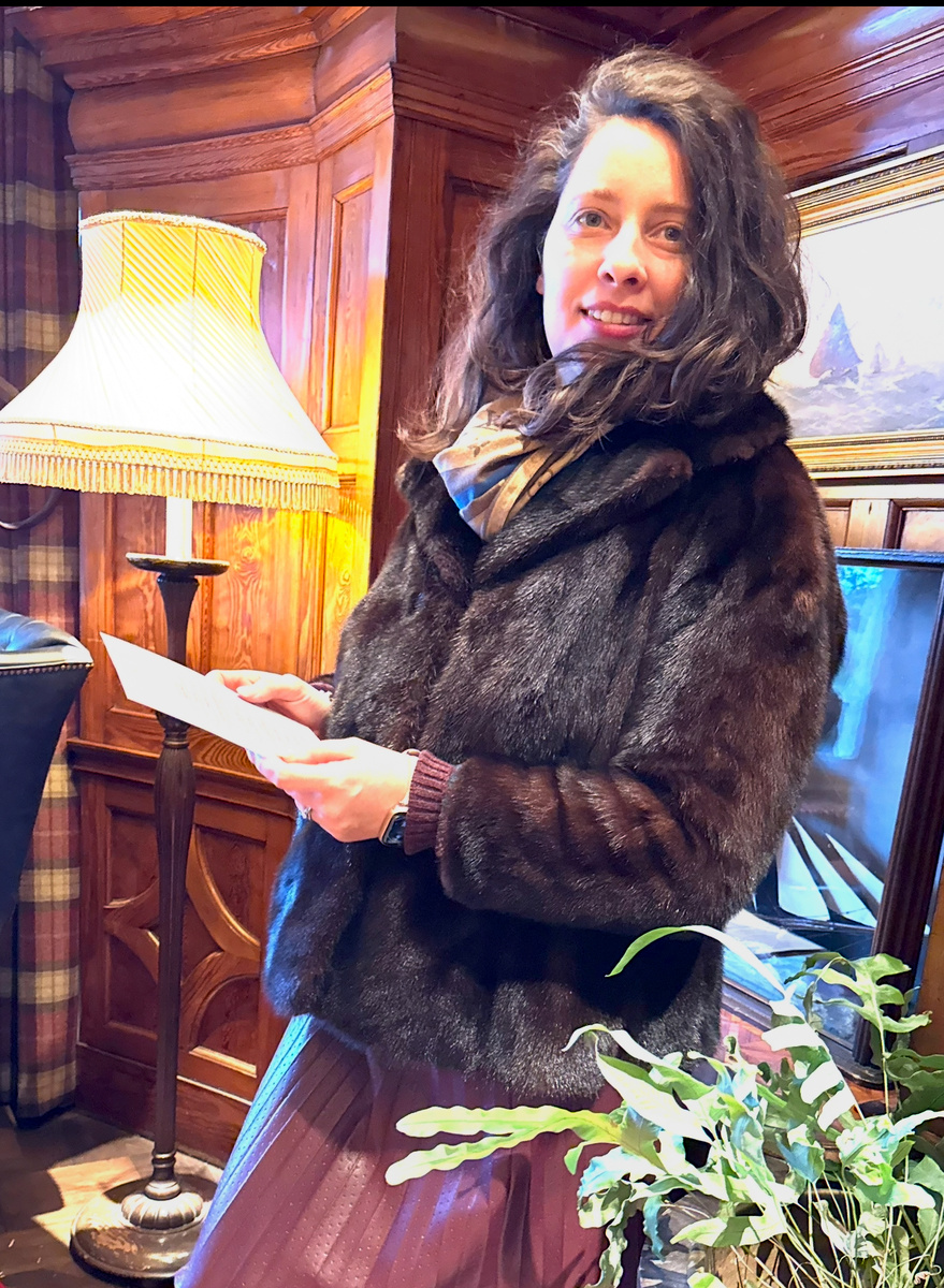 Автор 9,5 книг, основатель международной Компании поддержки в развитии и роста Личности в Человеке, глава самого безвозмездного проекта Моя ШКОЛА 11+ и Формата Общества Независимой Дружбы для общения МОЯ ФИЛОСОФИЯ: Мир переполнят успешные и уставшие, теперь люди осознают, что пора становится счастливыми и довольными в окружении себе подобных.