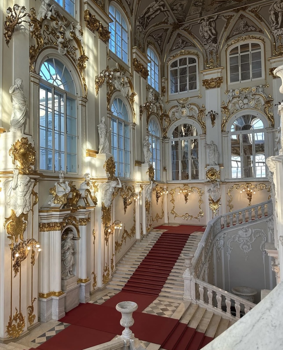 Фото: Алиса в Петербурге