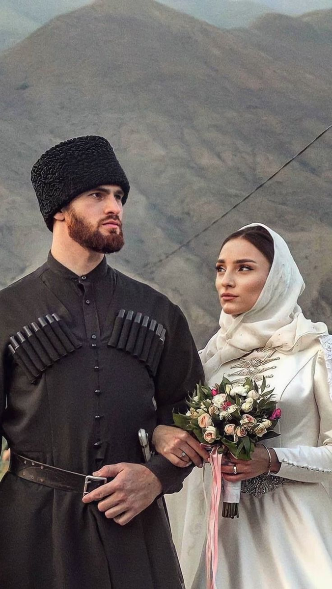 Lezgins (Лезгины)      Источник:https://www.pinterest.com/pin/caucasus--850054498423795617/