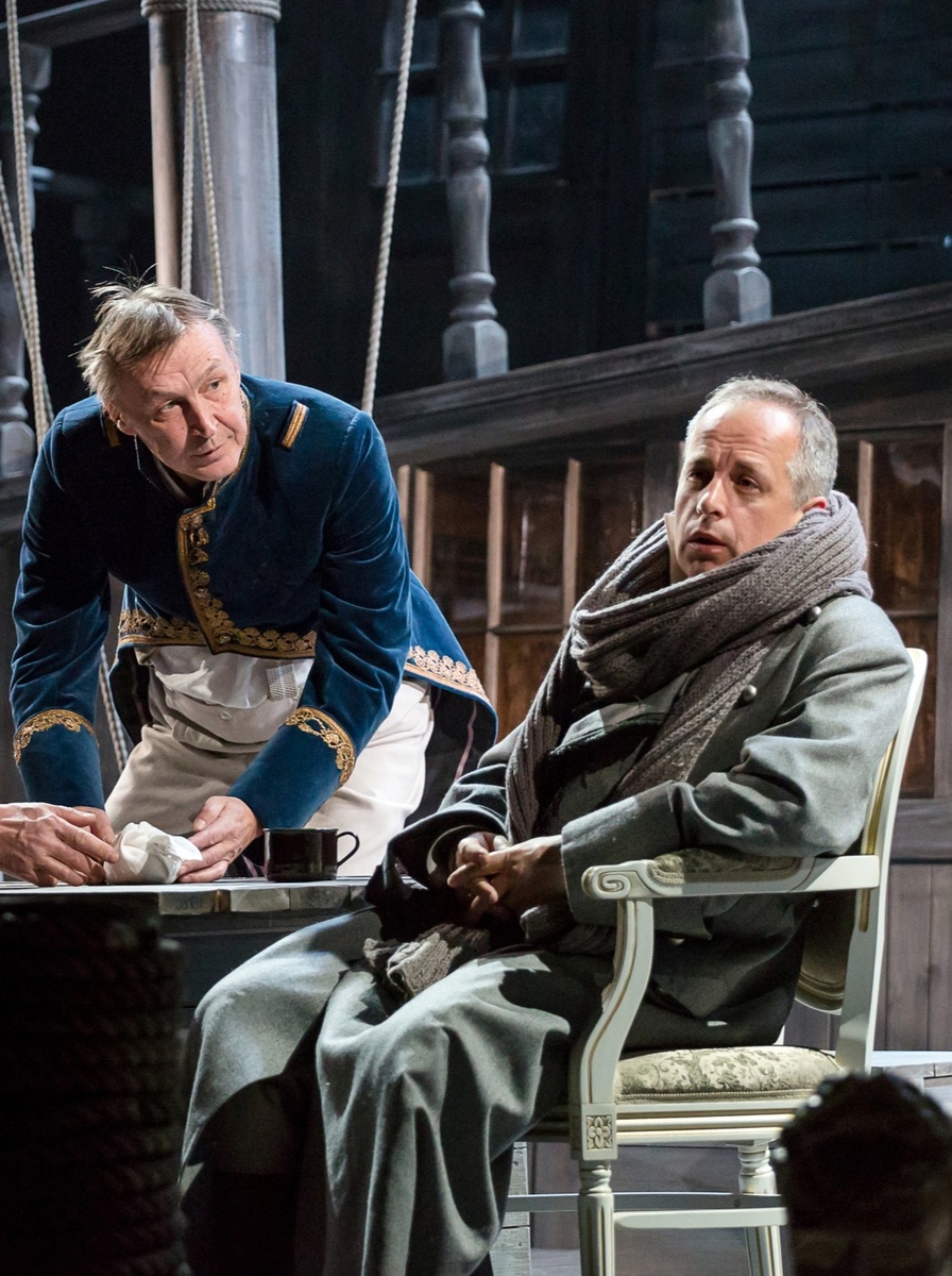 Жозефина и Наполеон. Фото пресс-службы Молодежного театра. 