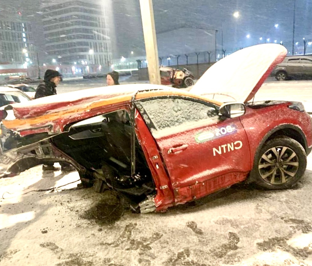 Машину Chery Tiggo разорвало на части после ДТП...