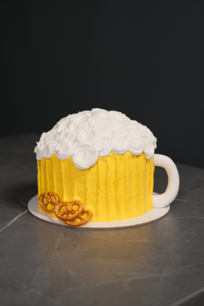 торт в виде пивной кружки 