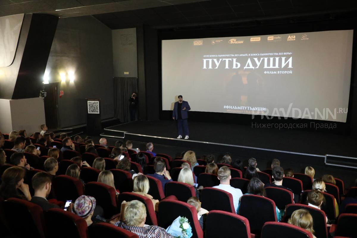    В среднем цена билета в кино составляет 378 рублей