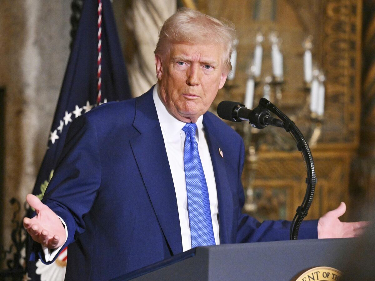   Президент США Дональд Трамп во время пресс-конференции в Мар-а-Лаго© AP Photo / ROBERTO SCHMIDT