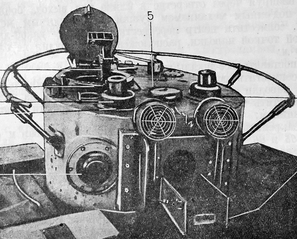 Башня БТ-7 Артиллерийского с фарами боевого света.
