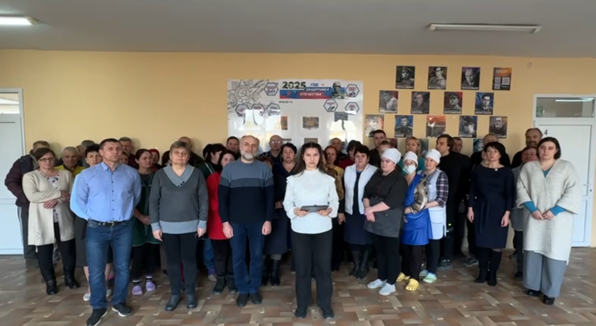 Коллектив Крестовской школы Чаплынского округа