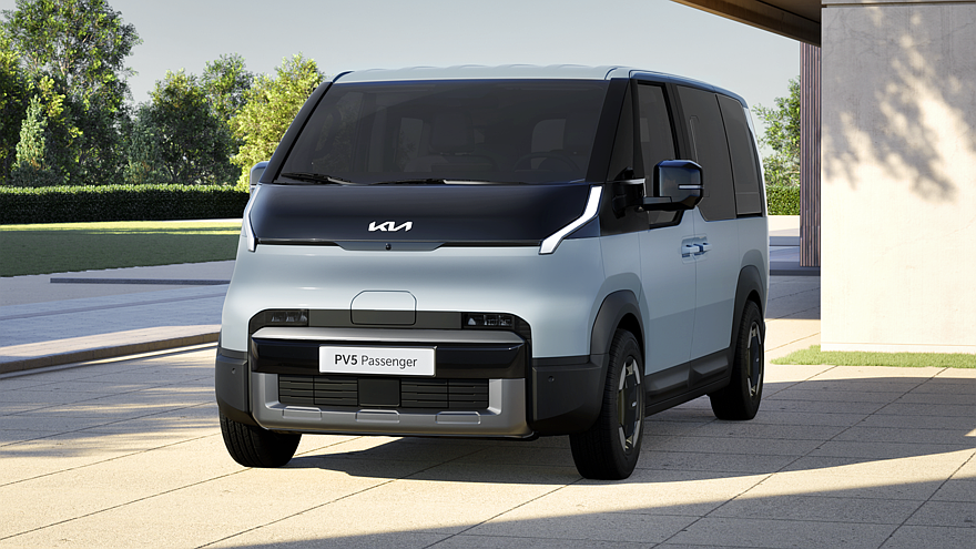    На фото: серийный минивэн Kia PV5