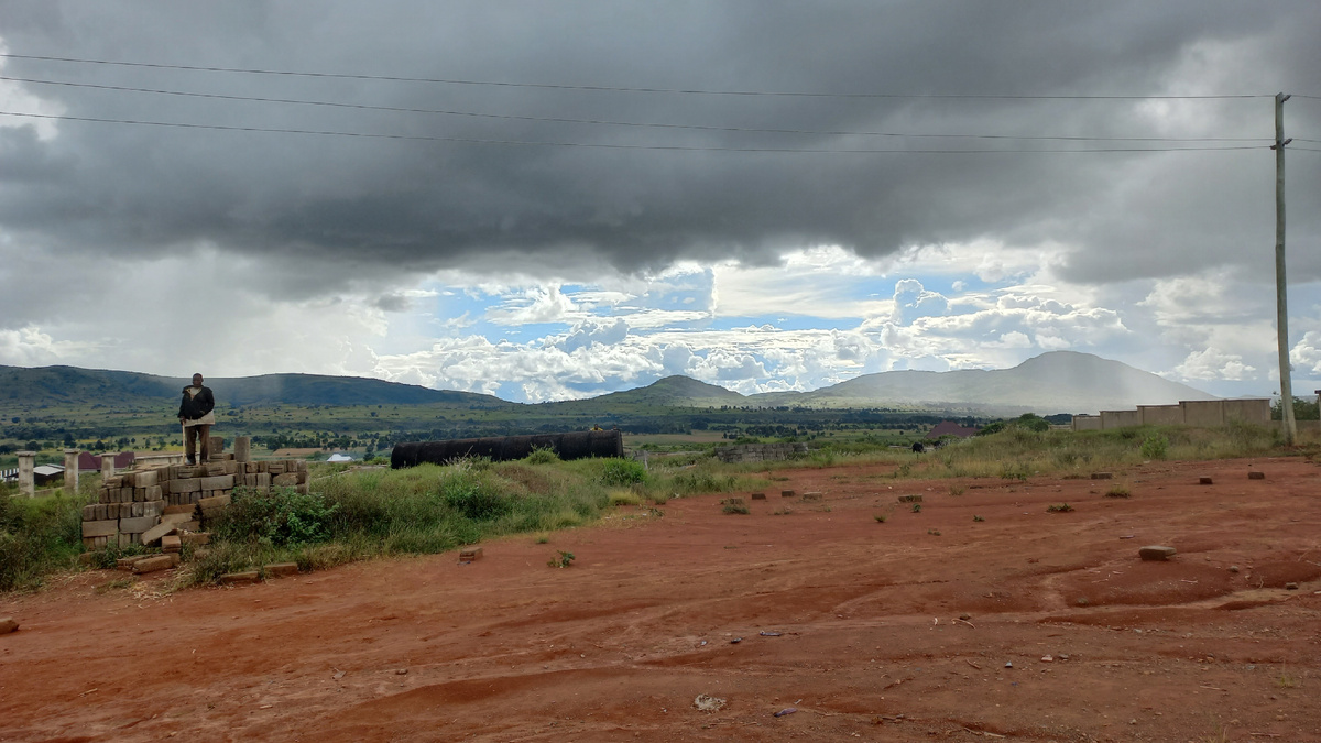 Рядом с автостанцией