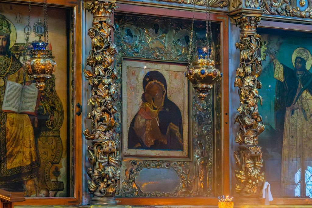 Донская икона Богородицы в Большом храме Донского монастыря. Фото январь 2025 г.