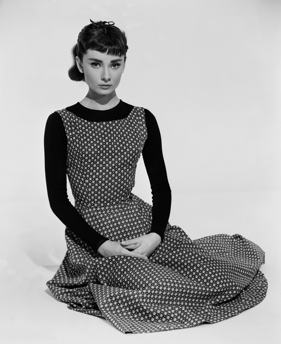    «Завтрак у Тиффани», «Как украсть миллион» и еще 6 фильмов с костюмами Юбера де Живанши (фото 1)