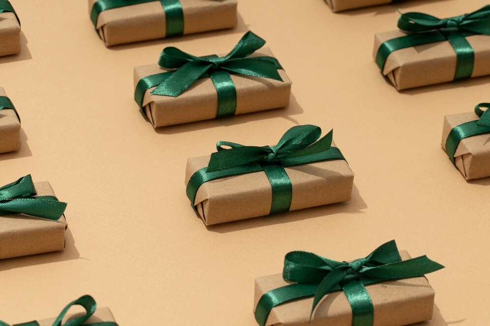 Дарите своим защитникам полезные подарки!