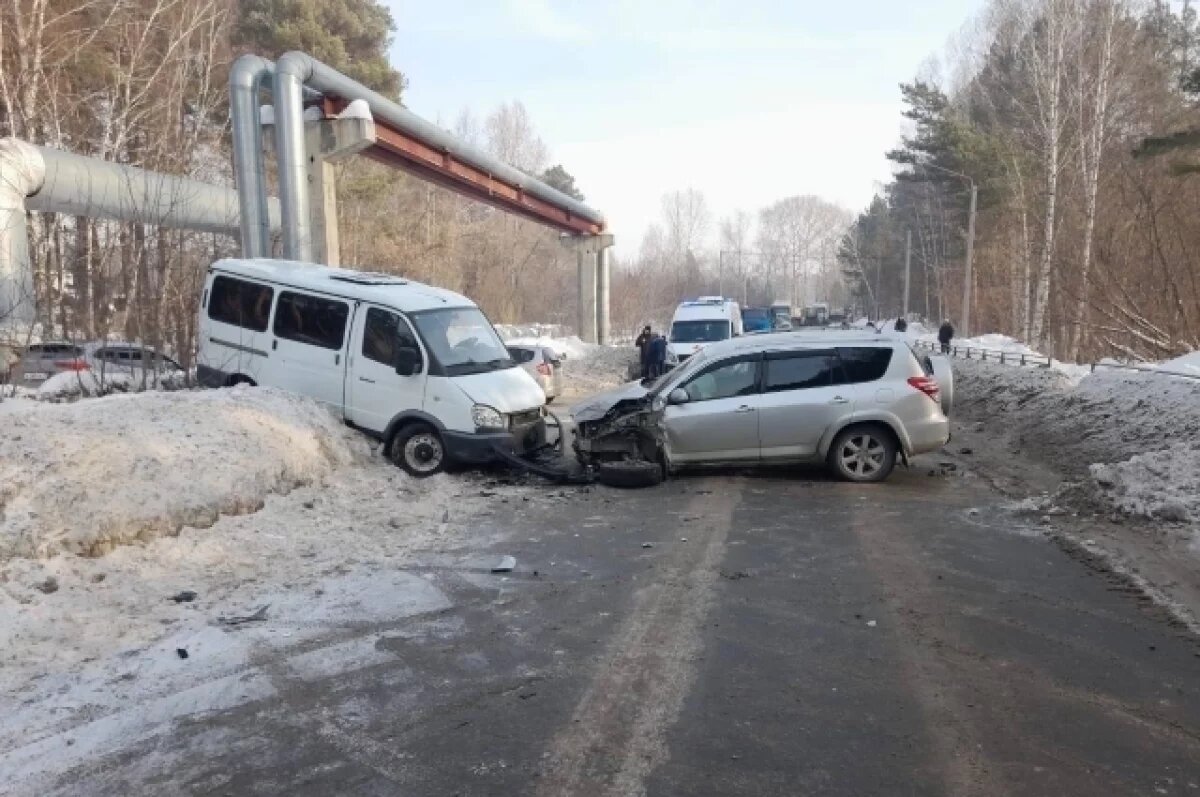   Четыре человека пострадали в тройном ДТП в Северске