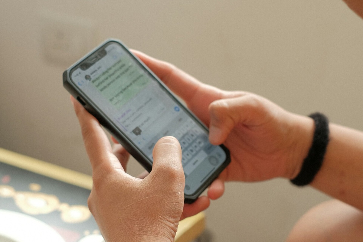     Ученые: если вы ставите много точек в сообщениях, вы покажетесь напряженным!