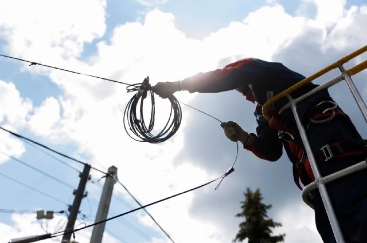    В Тюменской области демонтировали свыше 30 км незаконных линий связи