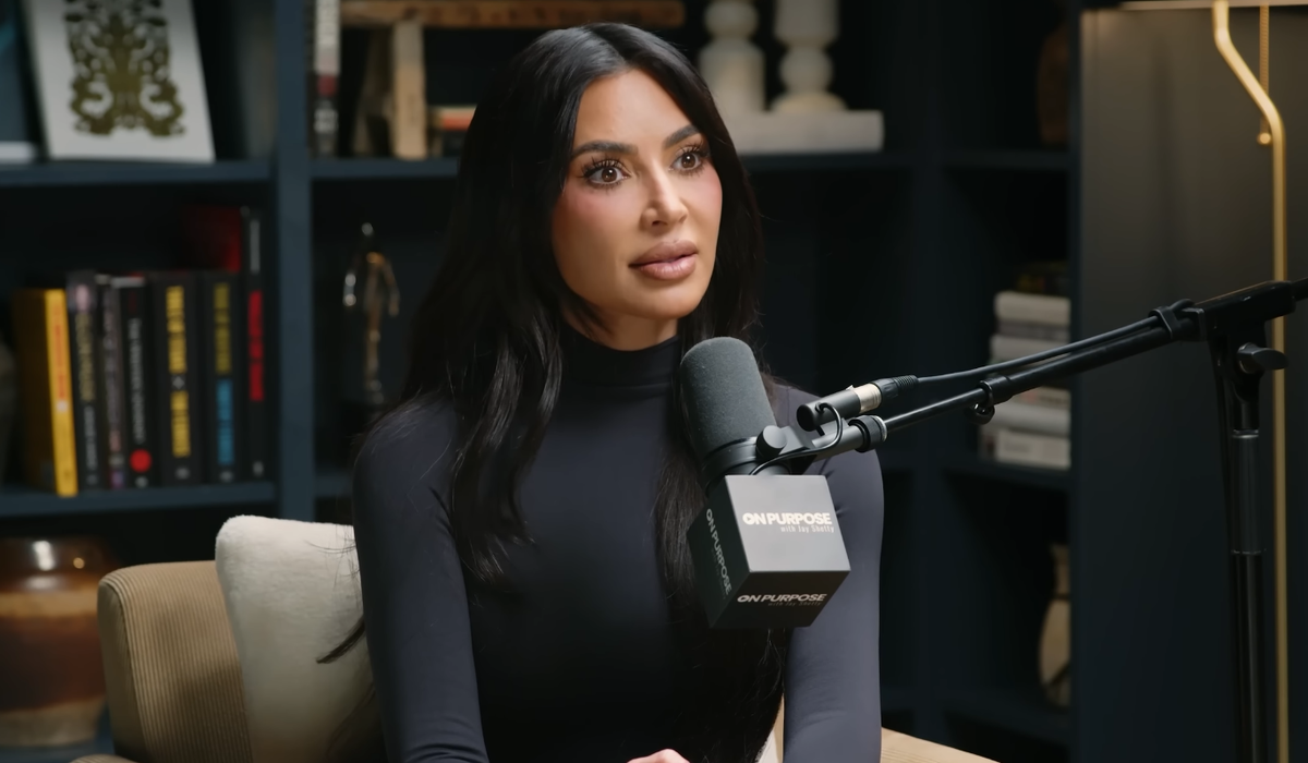     Ким Кардашьян поссорилась с матерью в соцсети