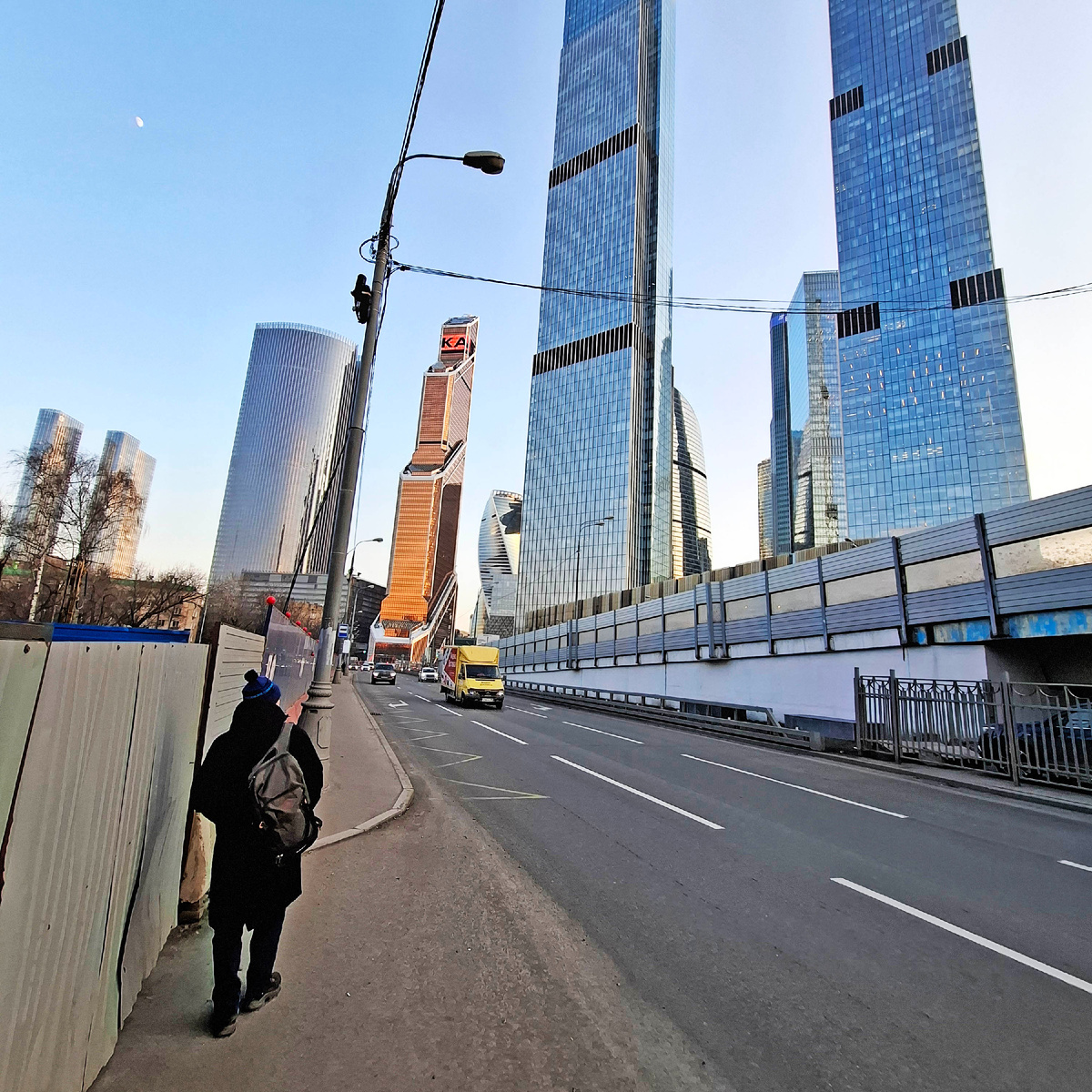 Пешком от «Тестовской».