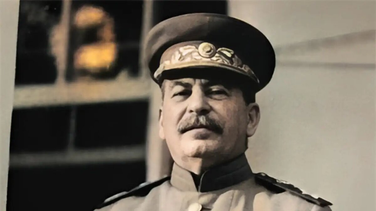    Лидер СССР Иосиф Сталин.