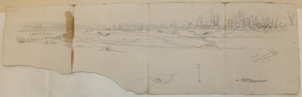 ККМ КП 122/1 - топографическая схема переднего края (автор Чубарьян Ф.М.), 1941-1943 (рисунок). Общий вид района боевых действий: бывший пос. Кириши, развалины химкомбината, железнодорожный мост. Рисунок сделан 29 апреля 1943 года по распоряжению начальника штаба 44 стрелковой дивизии полковника Иванова. Рисунок сделан после операции под условным наименованием «Горн» (фотография из фонда Киришского историко-краеведческого музея)