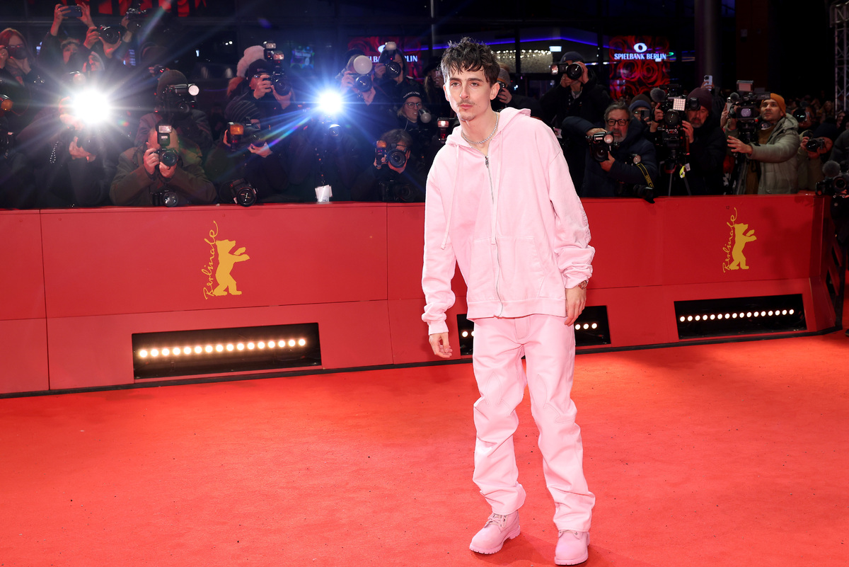     Что случилось с Тимоти Шаламе? В сети критикуют изменившиеся внешность и стиль “подурневшего” актера