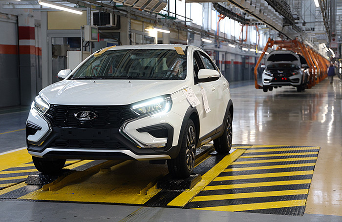    Линия сборки на заводе «АвтоВАЗ» в Тольятти.Егор Алеев/ТАСС