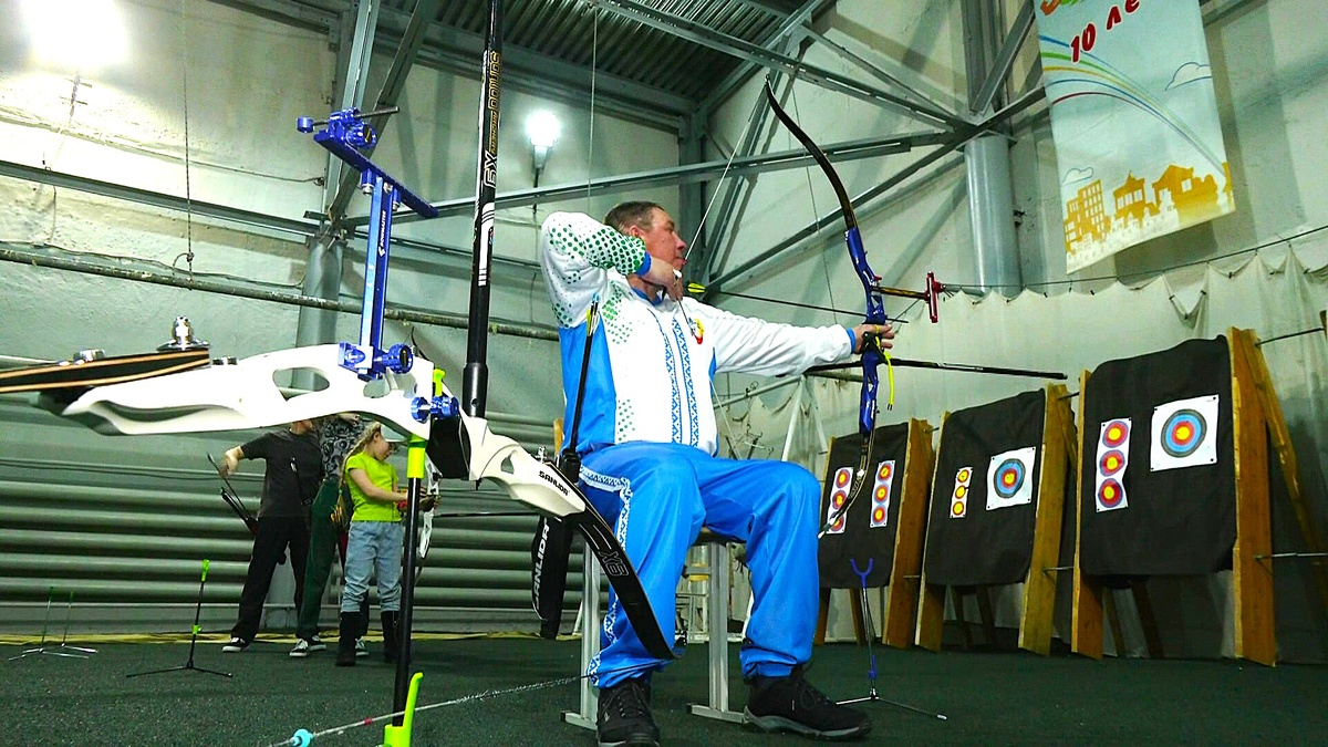    Стрельба из лука как реабилитация: в Сургуте участники СВО готовятся к Кубку Защитников Отечества