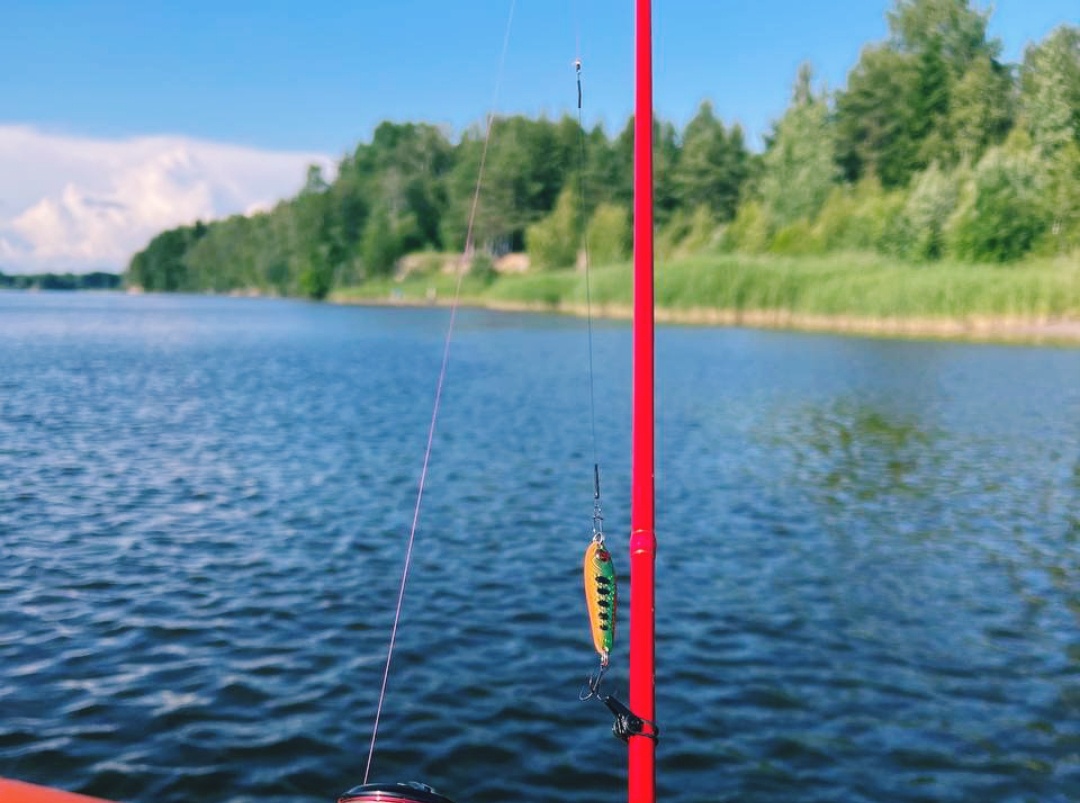 Яркий спиннинг от Lucky John 