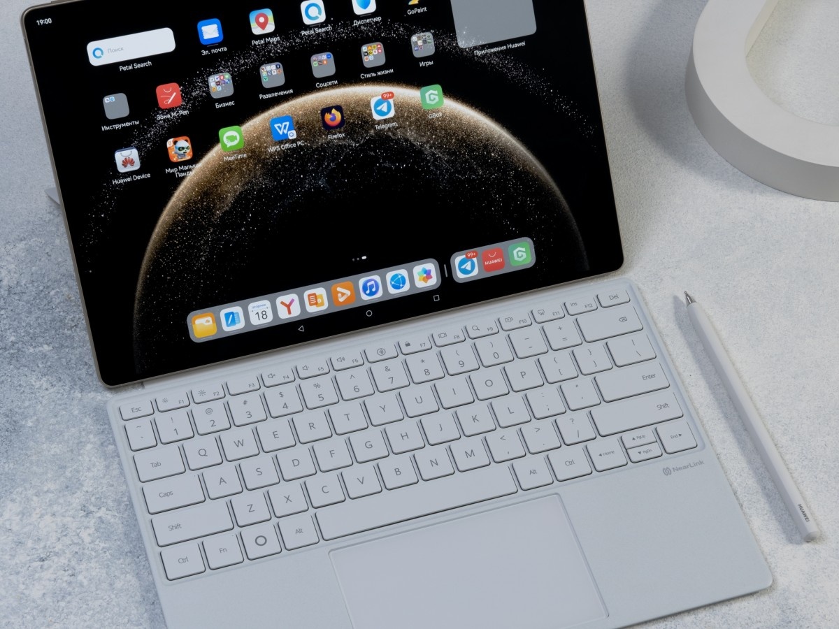    Огромный экран, роскошный звук: первый взгляд на HUAWEI MatePad Pro 13,2” PaperMatte 2025