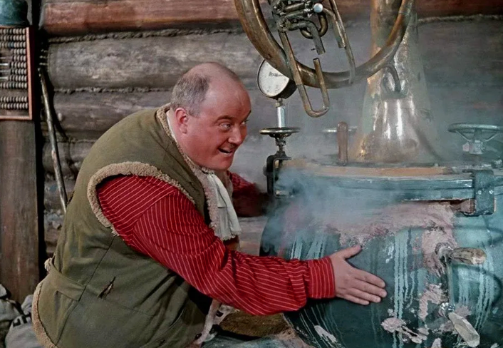 Кадр из к/ф "Самогонщики"