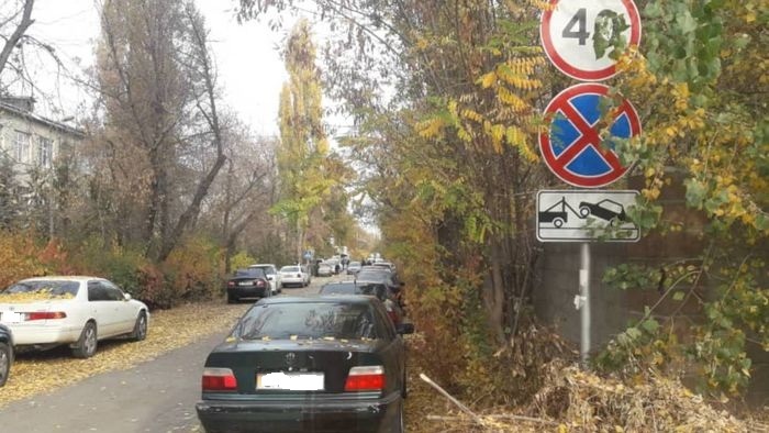 Ночью зацепил авто, который стоял под знаком "остановка и стоянка запрещенна", определить кто виноват, оказалось не так просто