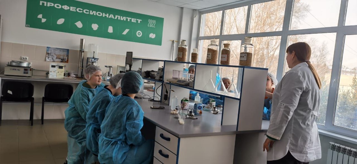 Омские школьники начали изучать агробиотехнологии