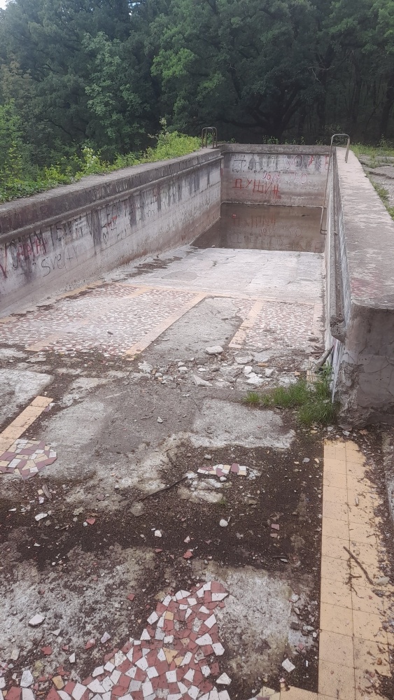 Королевский бассейн в резиденции Опленац. Фото автора