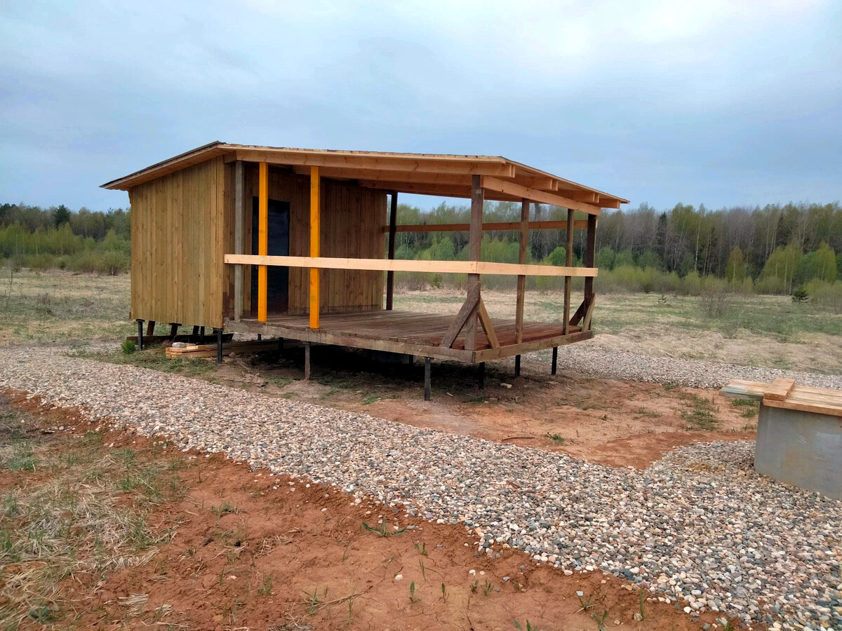 На начальном этапе строительства.