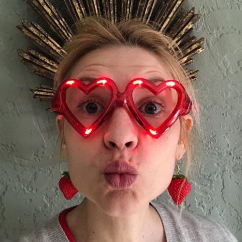     Клэр Дэйнс снимется в сериале «Проклятие Эпплбаум» от создательницы «Моей так называемой жизни»