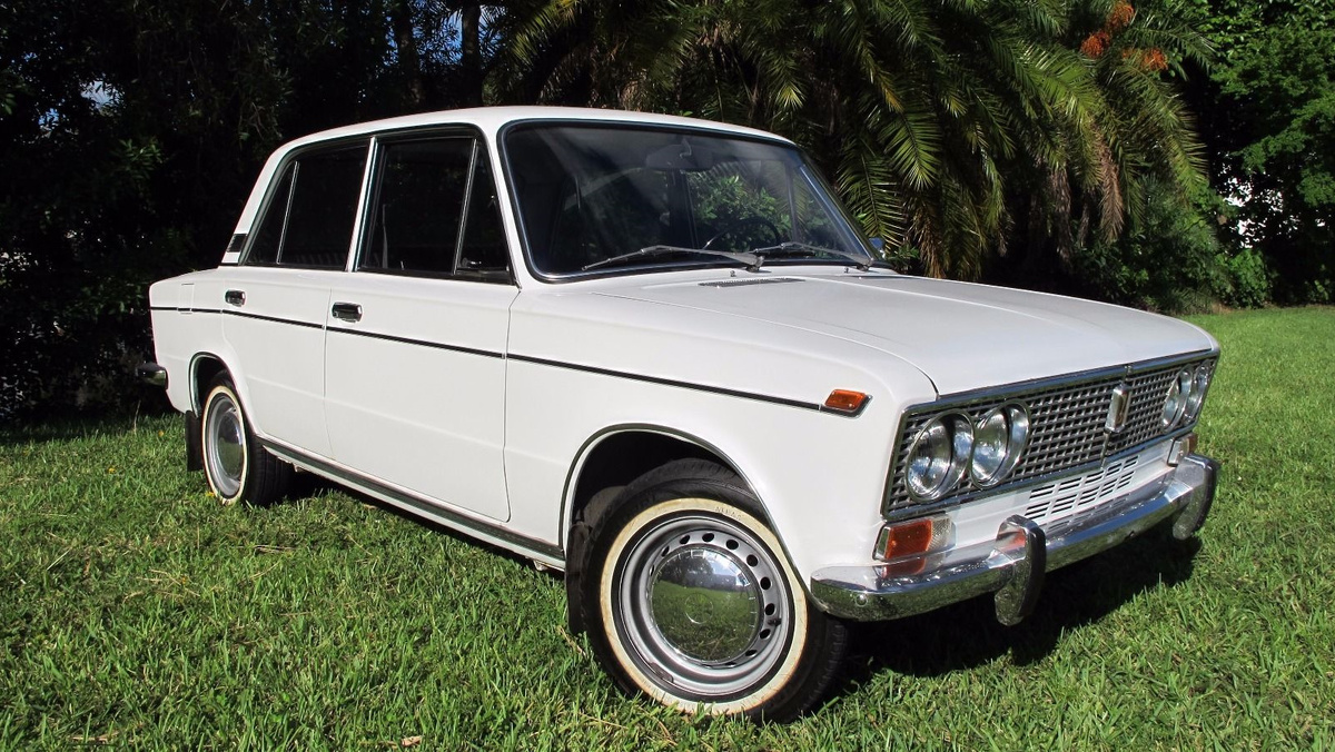 ВАЗ-2103 Цвет "Арктика". Красивая, но есть нюанс.