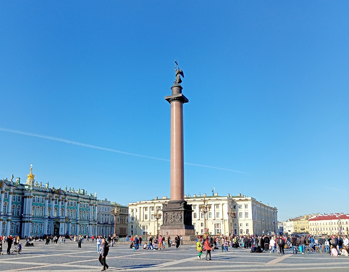 Дворцовая площадь, Эрмитаж, Санкт Петербург.