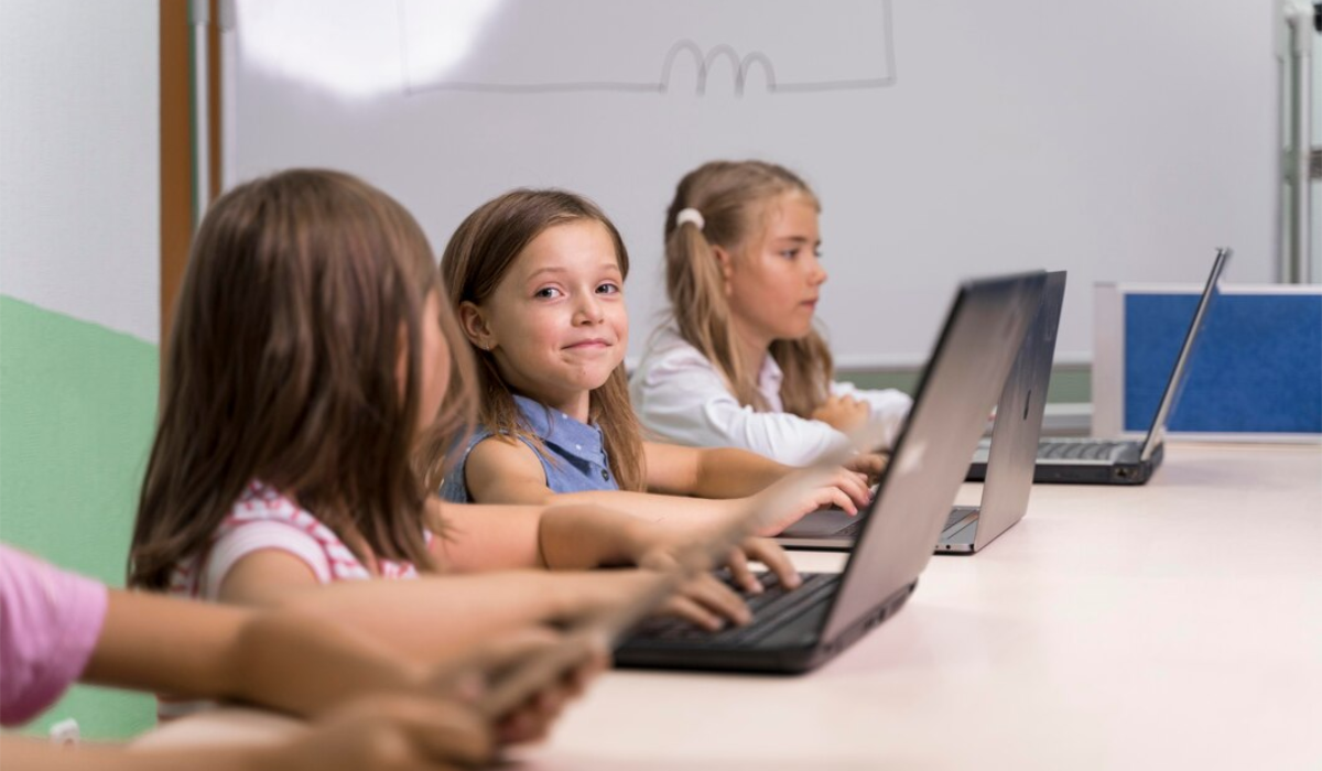 В CODDY мы набираем небольшие группы, чтобы учитель мог помочь каждому ребенку.
