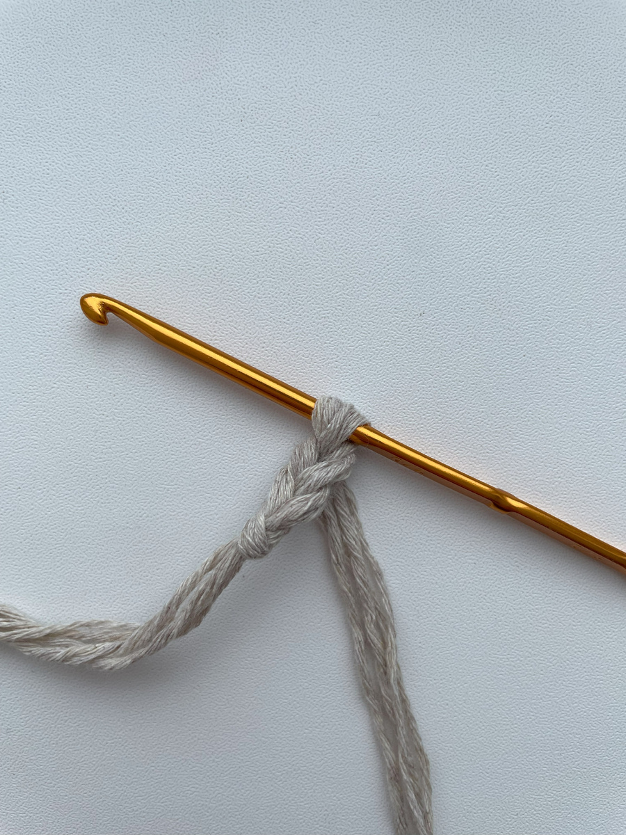 Фото 1 - набрать 2 воздушные петли