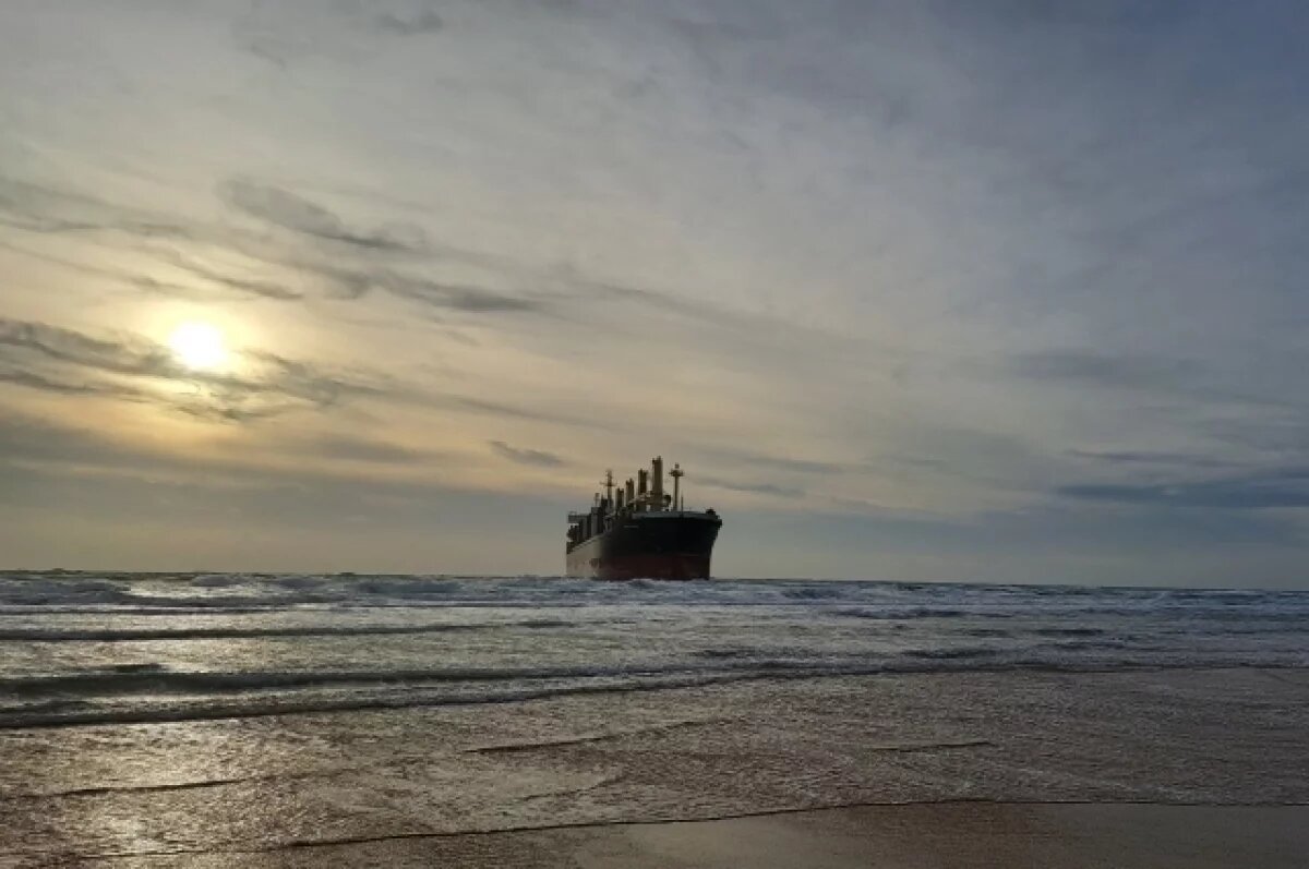    Судно Pavel Grabovski в Азовском море остановлено из-за трещины борта