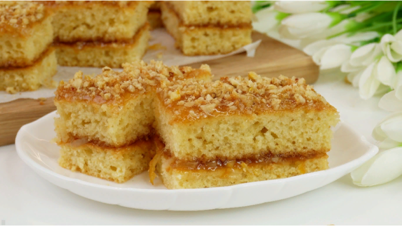 В последнее время готовлю вместо шарлотки пирог с вареньем. Удачный рецепт, а главное быстро и продукты под рукой