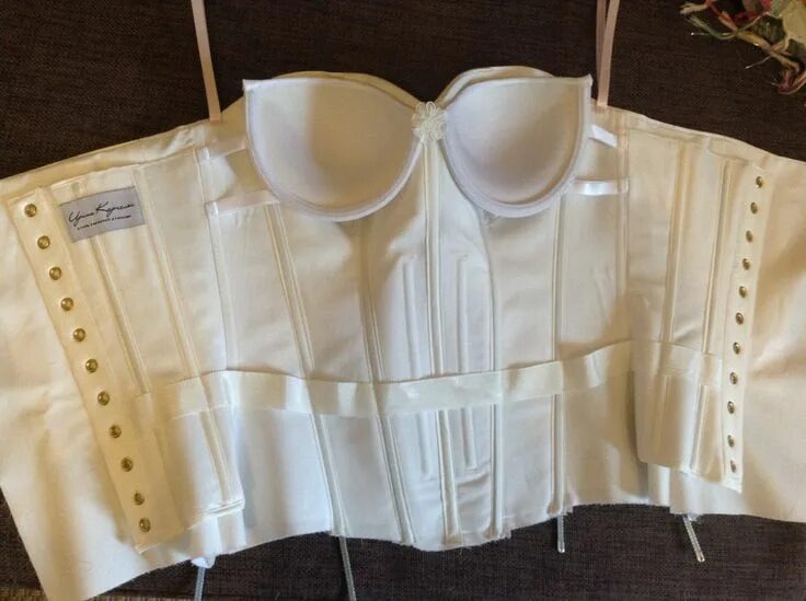 Вот это и есть корсет.