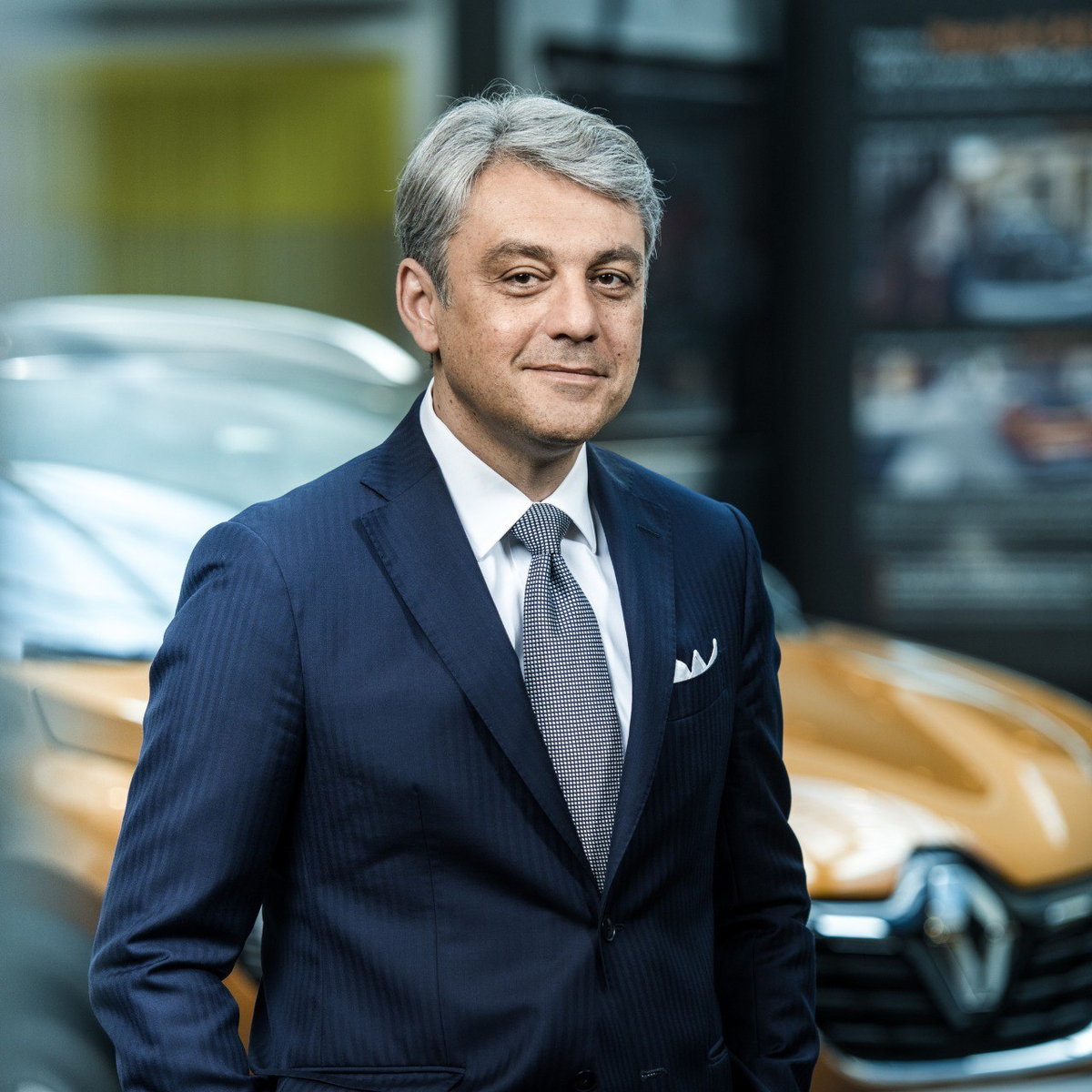 Лука Де Мео - глава Renault Group.