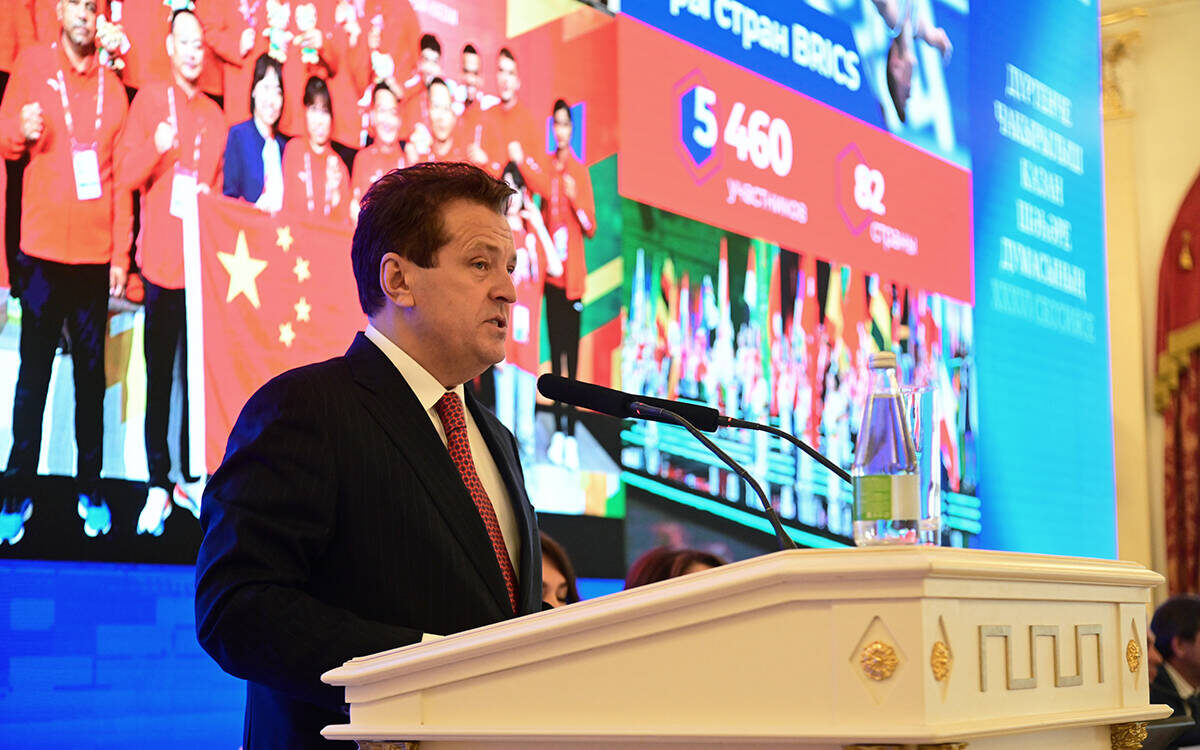 Ильсур Метшин: «Саммит принял 24 страны на уровне первых лиц, более 5 тысяч членов официальных делегаций из 36 стран и 6 международных организаций и получил высочайшую оценку и руководства страны, и участников»Фото: rais.tatarstan.ru